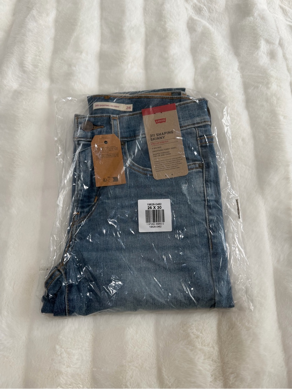 Levi's 311 women’s Skinny Jeans in Medium Blue Wash